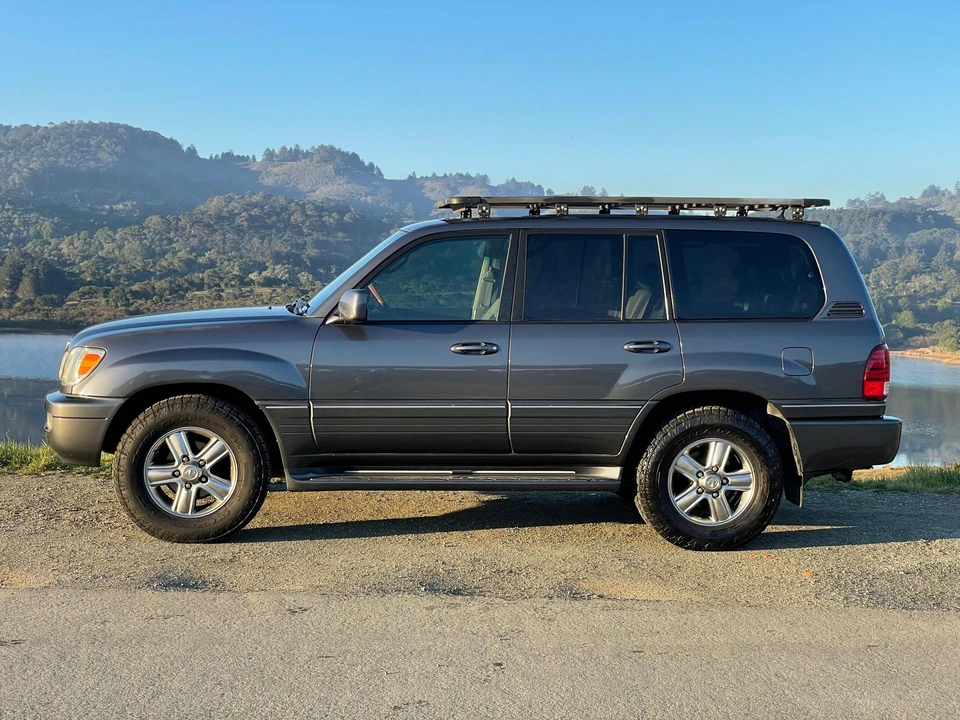 2006 Lexus LX 2nd Gen - Image 24 of 31