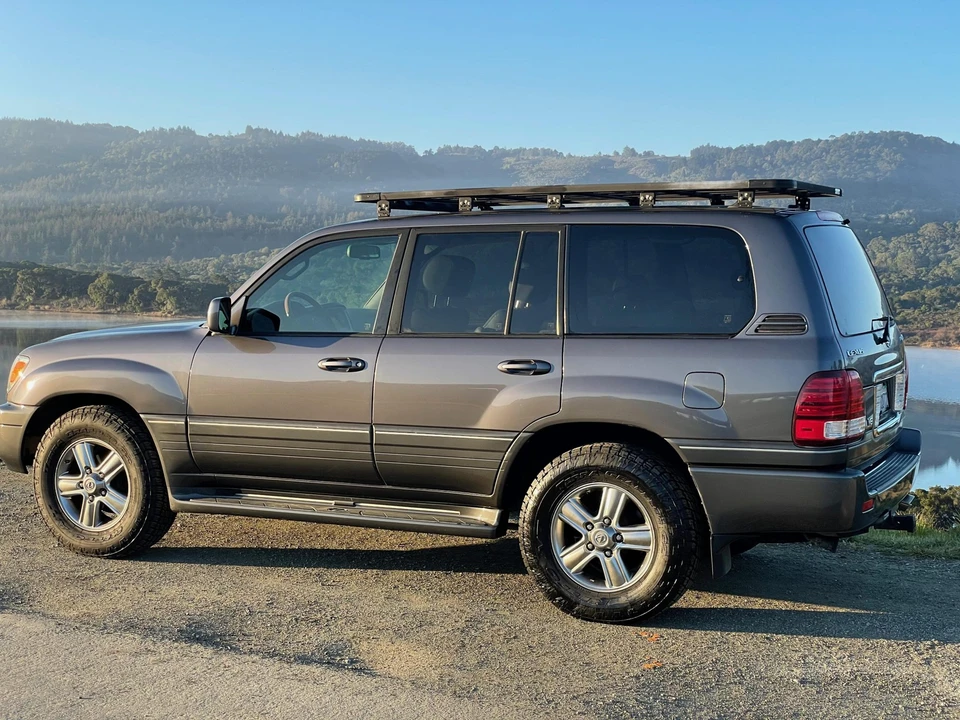 2006 Lexus LX 2nd Gen - Image 23 of 31