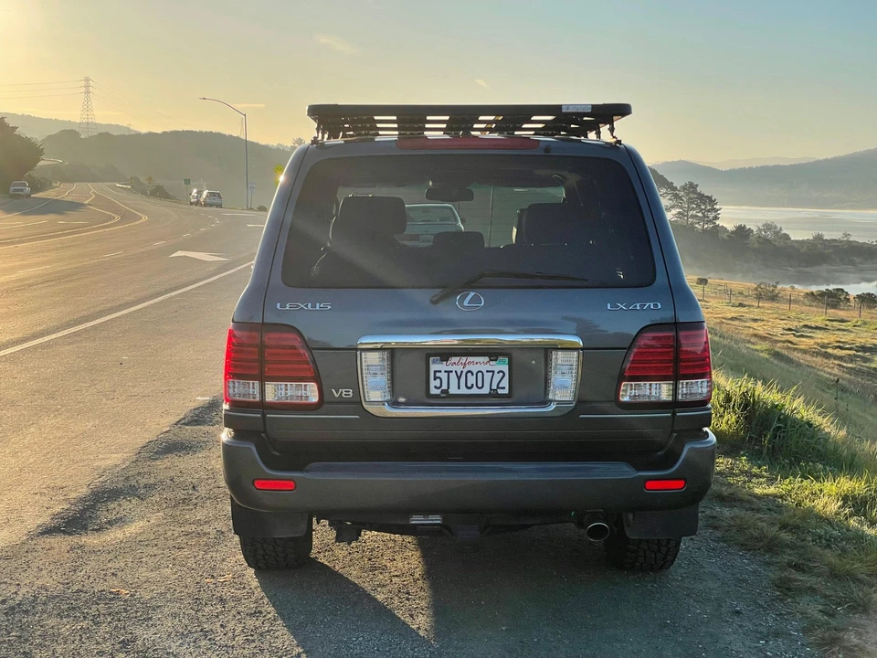 2006 Lexus LX 2nd Gen - Image 14 of 31