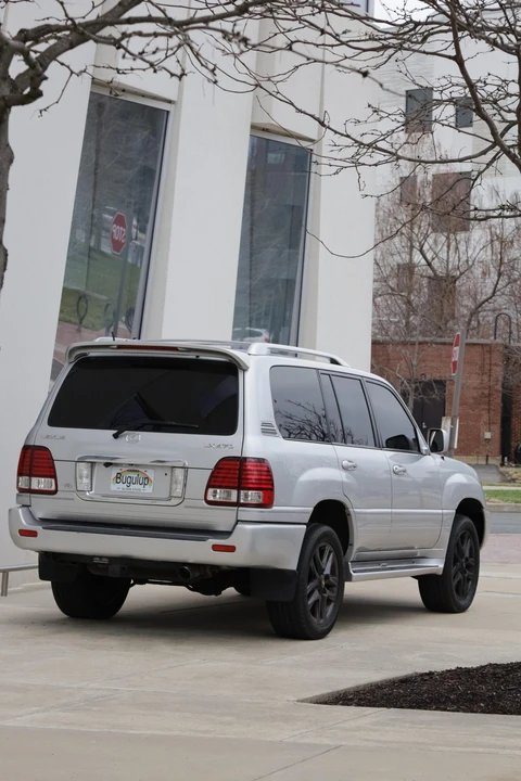 2006 Lexus LX 2nd Gen - Image 28 of 31