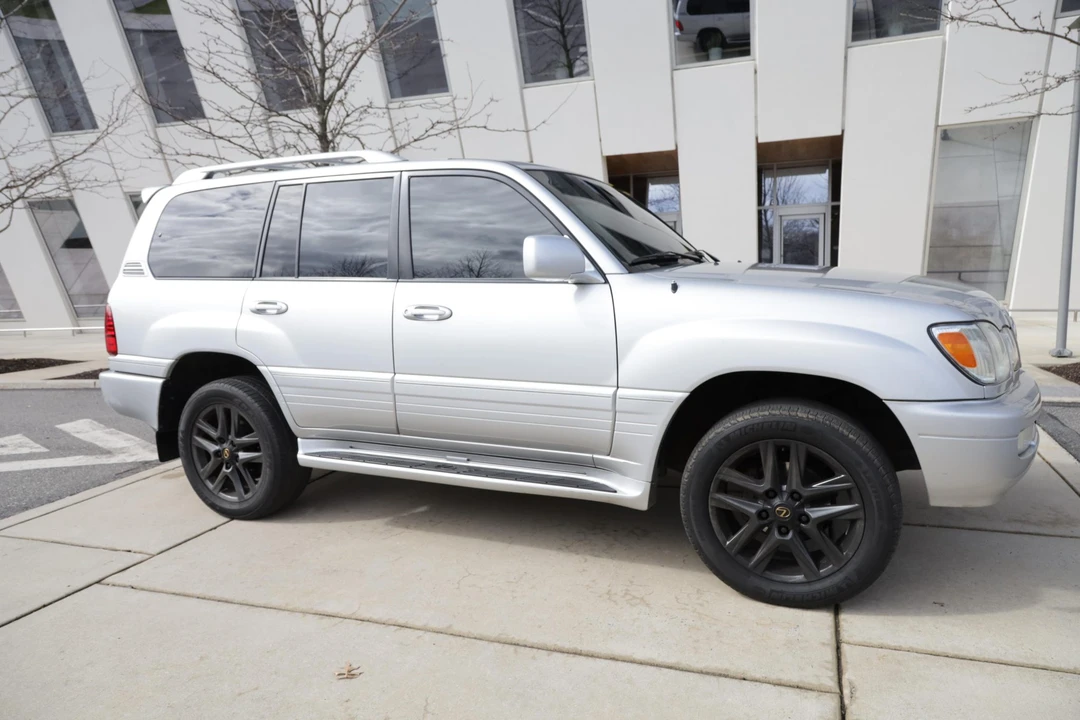 2006 Lexus LX 2nd Gen - Image 26 of 31