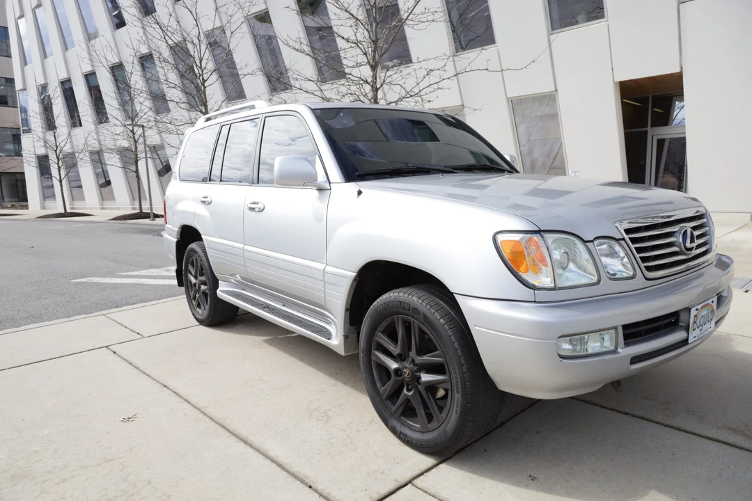 2006 Lexus LX 2nd Gen - Image 23 of 31