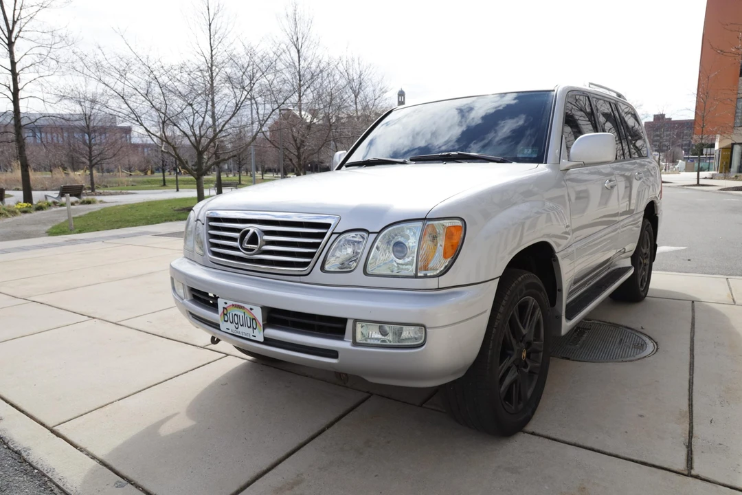 2006 Lexus LX 2nd Gen - Image 9 of 31