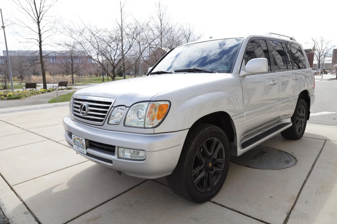 2006 Lexus LX 2nd Gen - Image 8 of 31