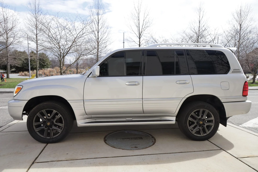 2006 Lexus LX 2nd Gen - Image 7 of 31