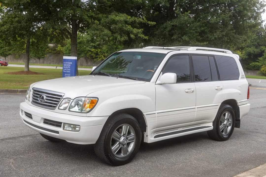 2006 Lexus LX 2nd Gen - Image 6 of 31