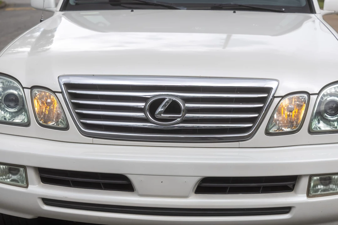 2006 Lexus LX 2nd Gen - Image 27 of 31