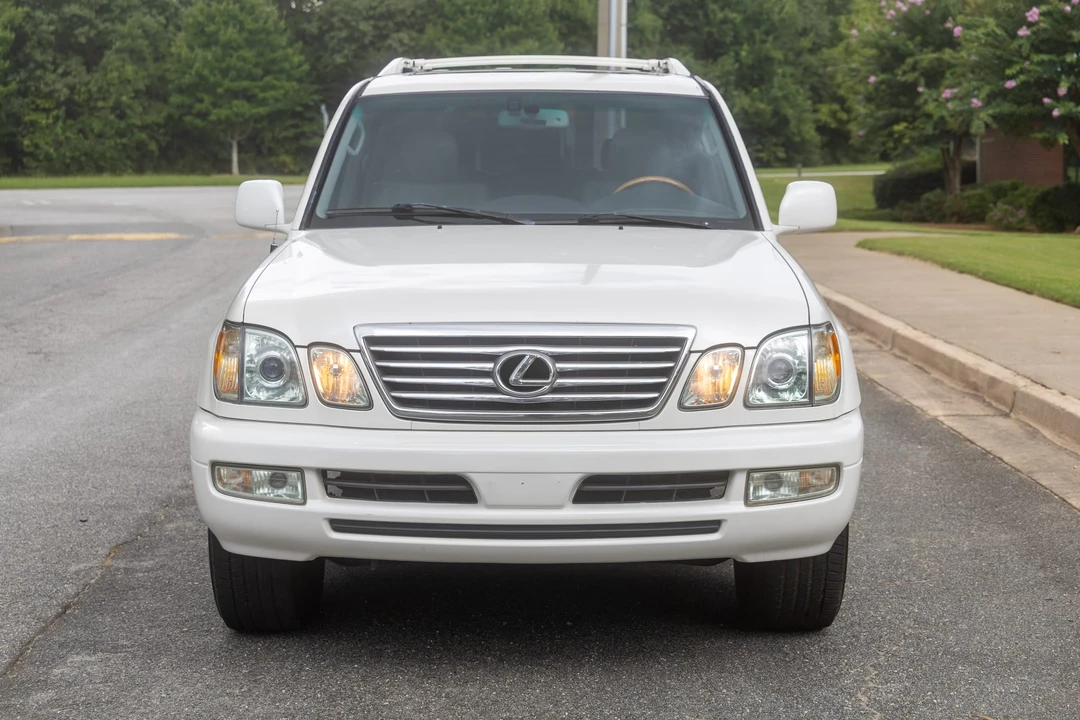 2006 Lexus LX 2nd Gen - Image 2 of 31