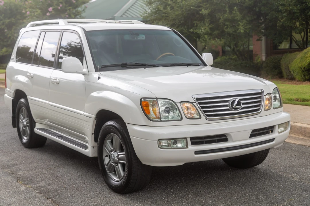 2006 Lexus LX 2nd Gen - Image 25 of 31