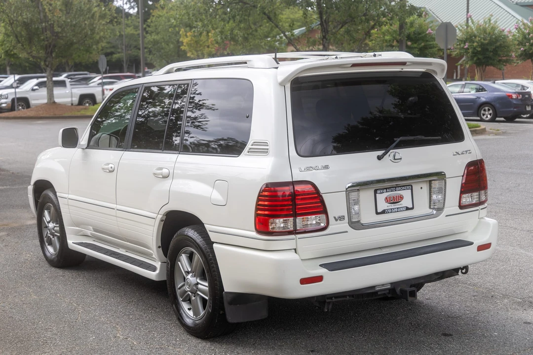 2006 Lexus LX 2nd Gen - Image 11 of 31