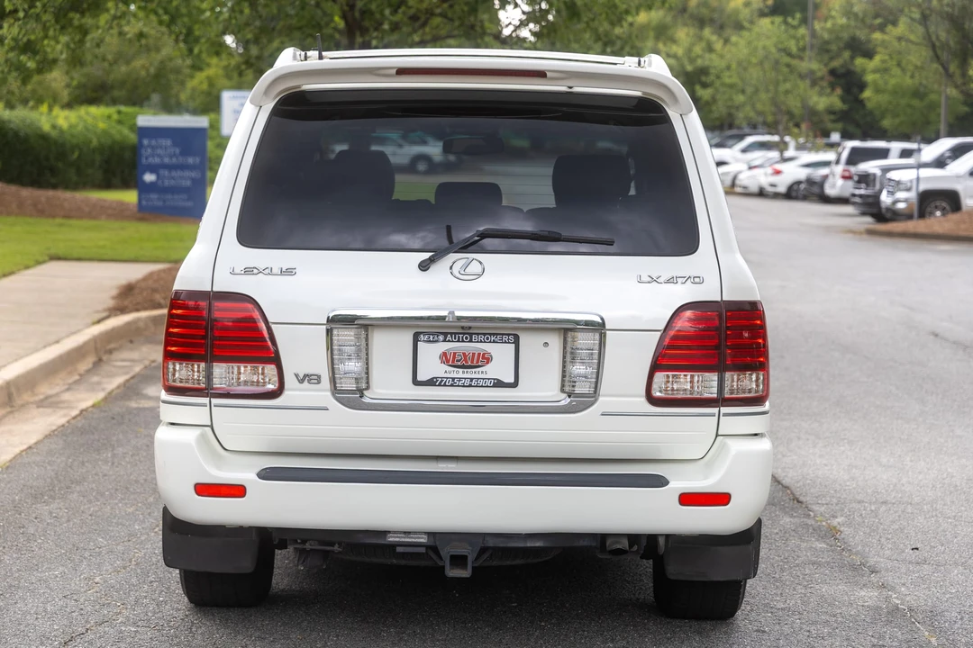 2006 Lexus LX 2nd Gen - Image 12 of 31