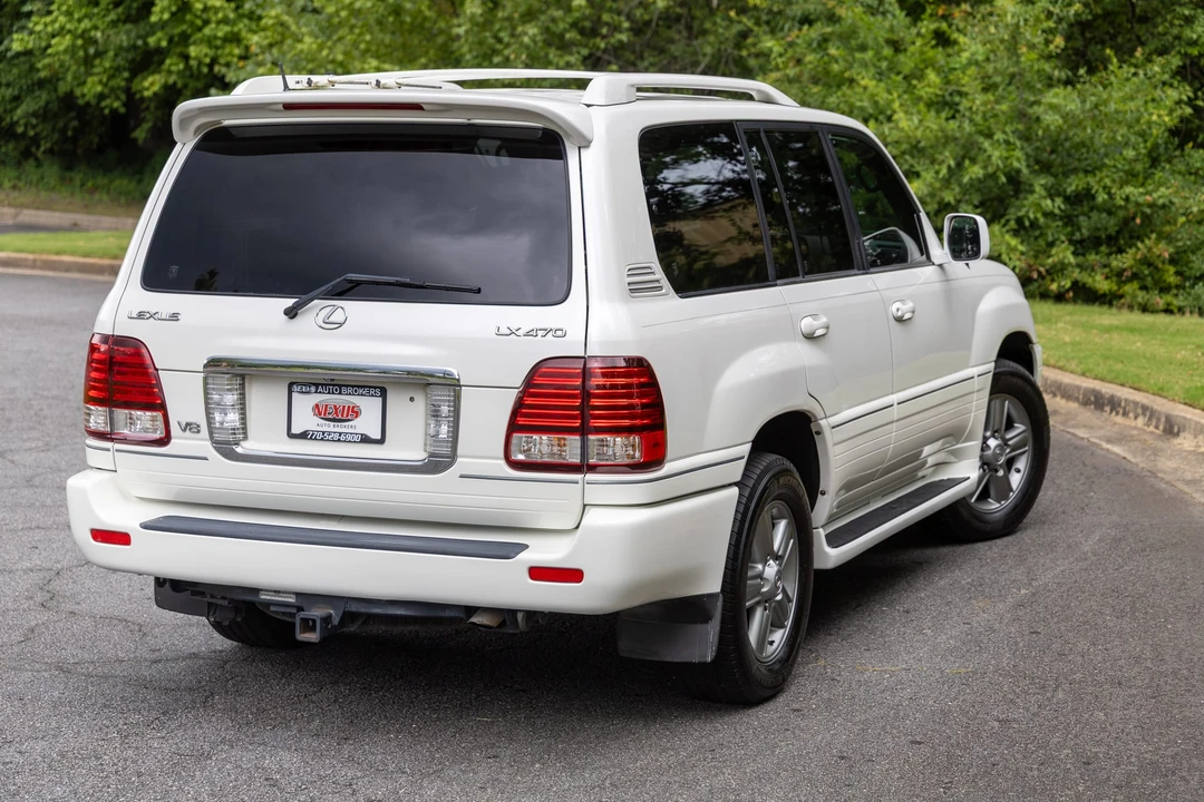 2006 Lexus LX 2nd Gen - Image 15 of 31