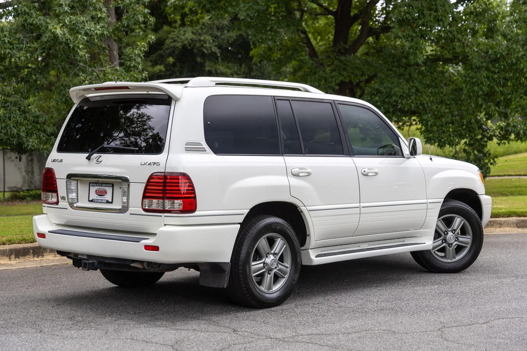 2006 Lexus LX 2nd Gen - Image 18 of 31