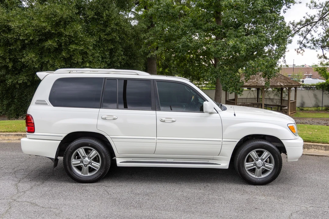 2006 Lexus LX 2nd Gen - Image 21 of 31