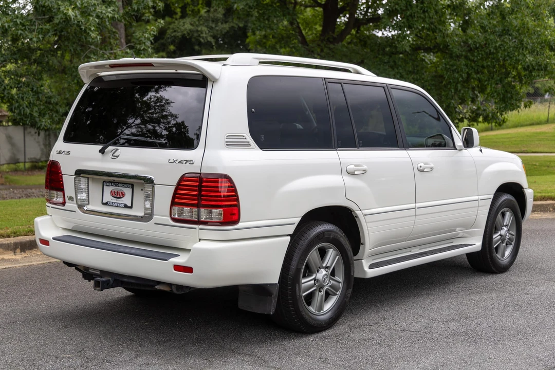2006 Lexus LX 2nd Gen - Image 17 of 31