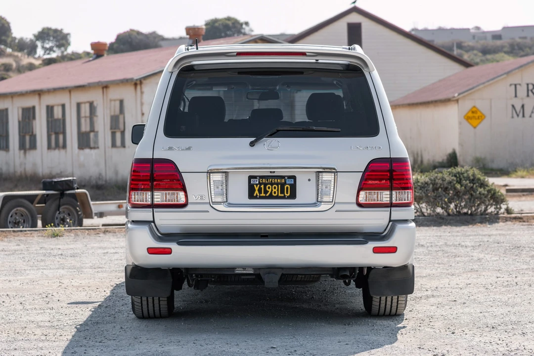 2006 Lexus LX 2nd Gen - Image 7 of 31