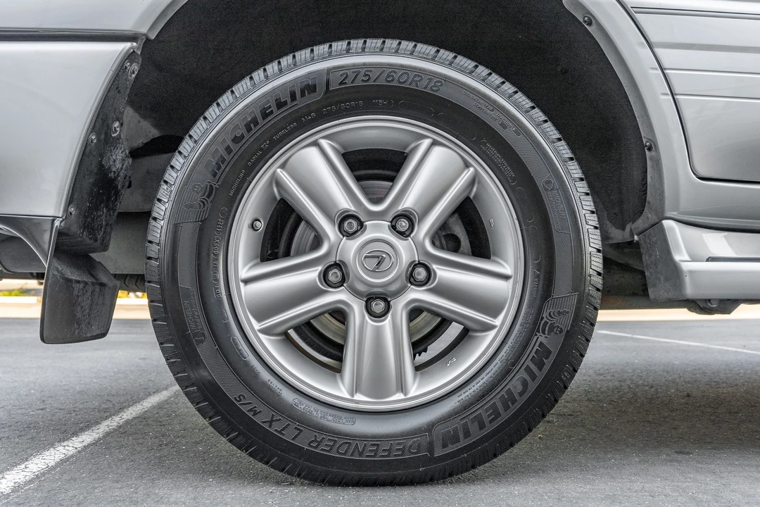 2006 Lexus LX 2nd Gen - Image 31 of 31