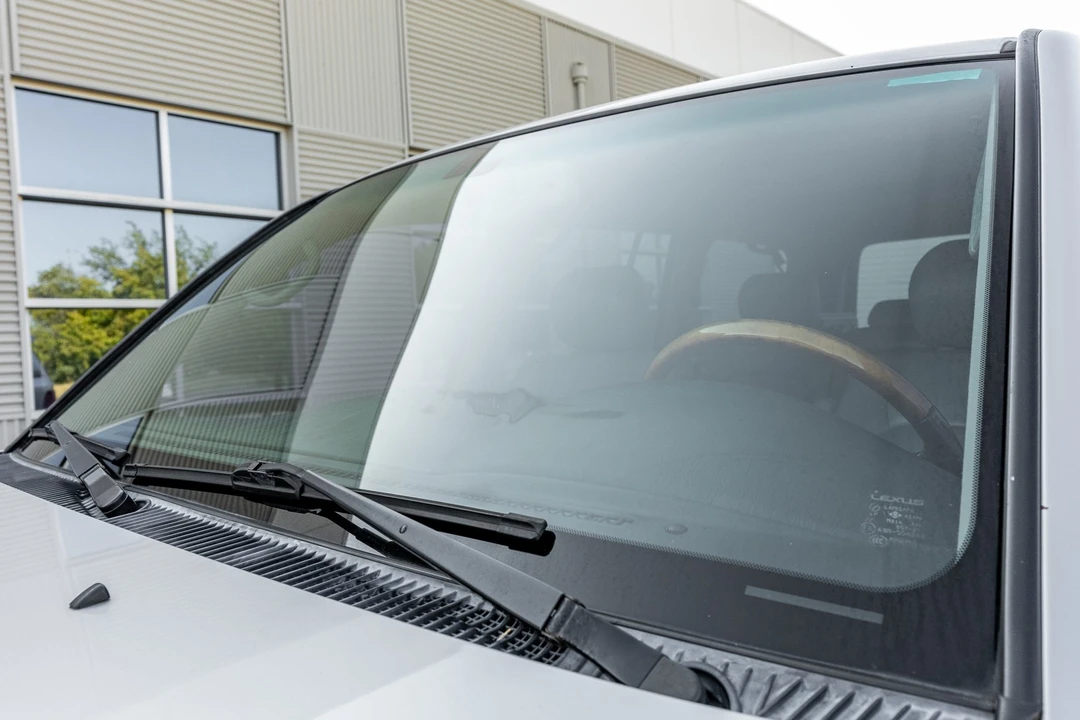 2006 Lexus LX 2nd Gen - Image 12 of 31