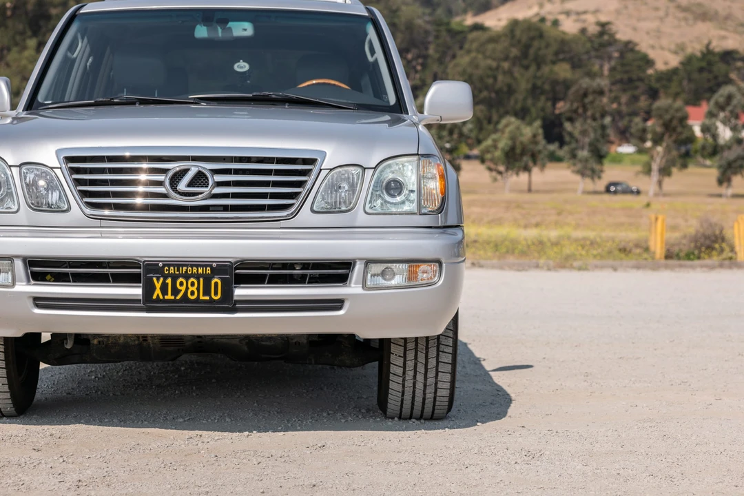 2006 Lexus LX 2nd Gen - Image 11 of 31