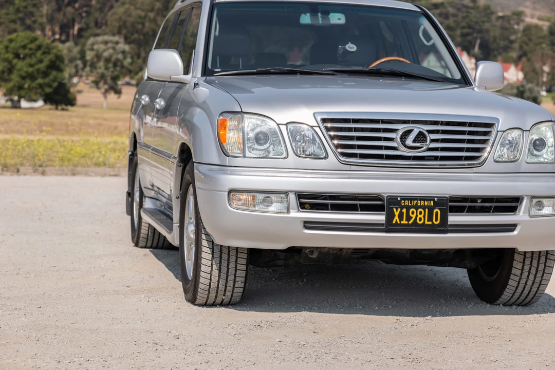 2006 Lexus LX 2nd Gen - Image 10 of 31