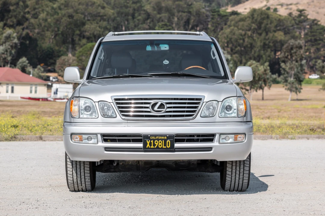2006 Lexus LX 2nd Gen - Image 3 of 31