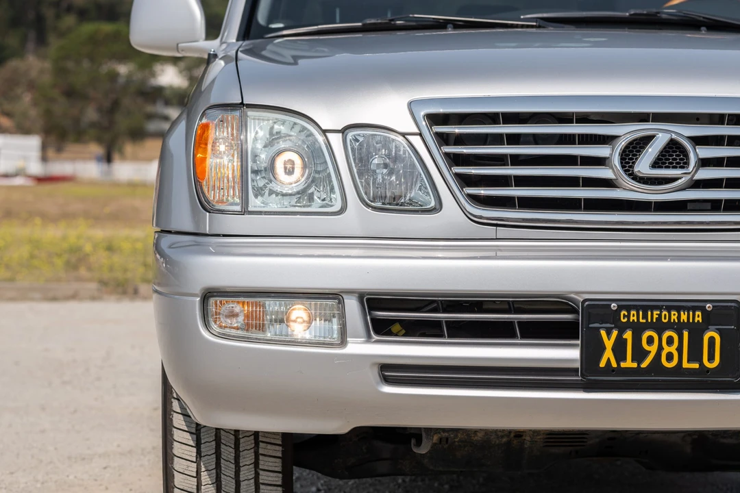 2006 Lexus LX 2nd Gen - Image 16 of 31