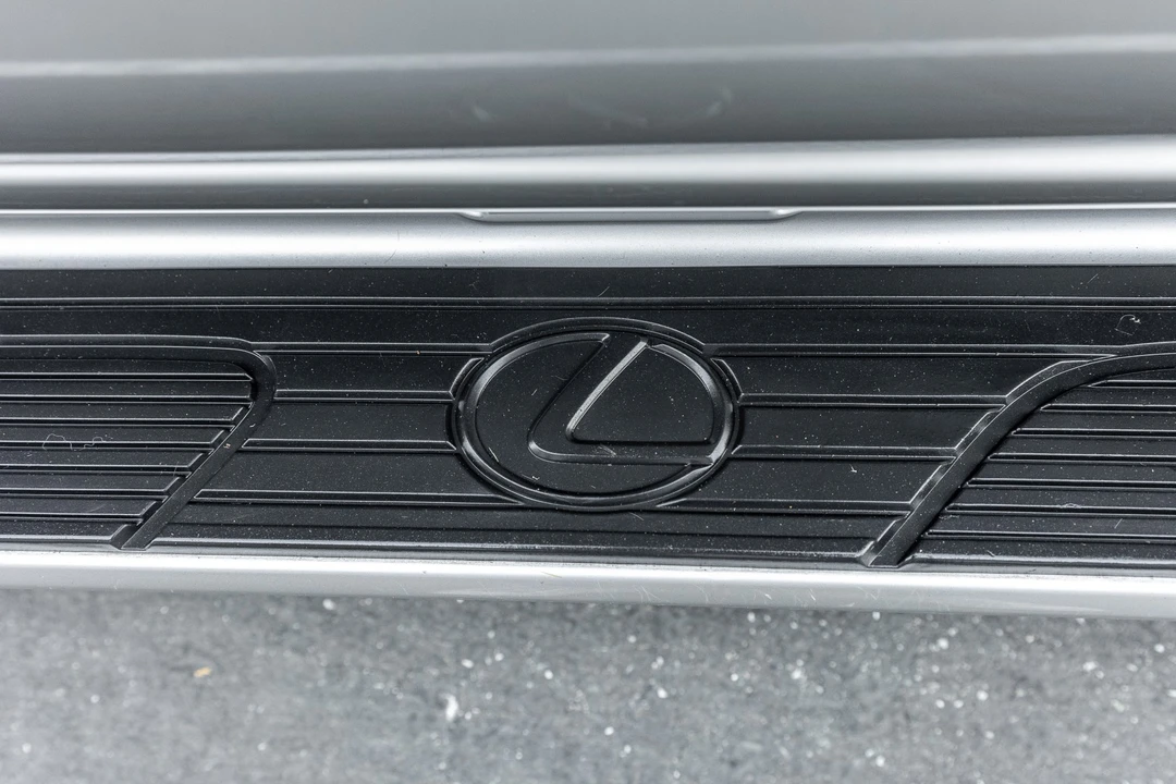 2006 Lexus LX 2nd Gen - Image 25 of 31