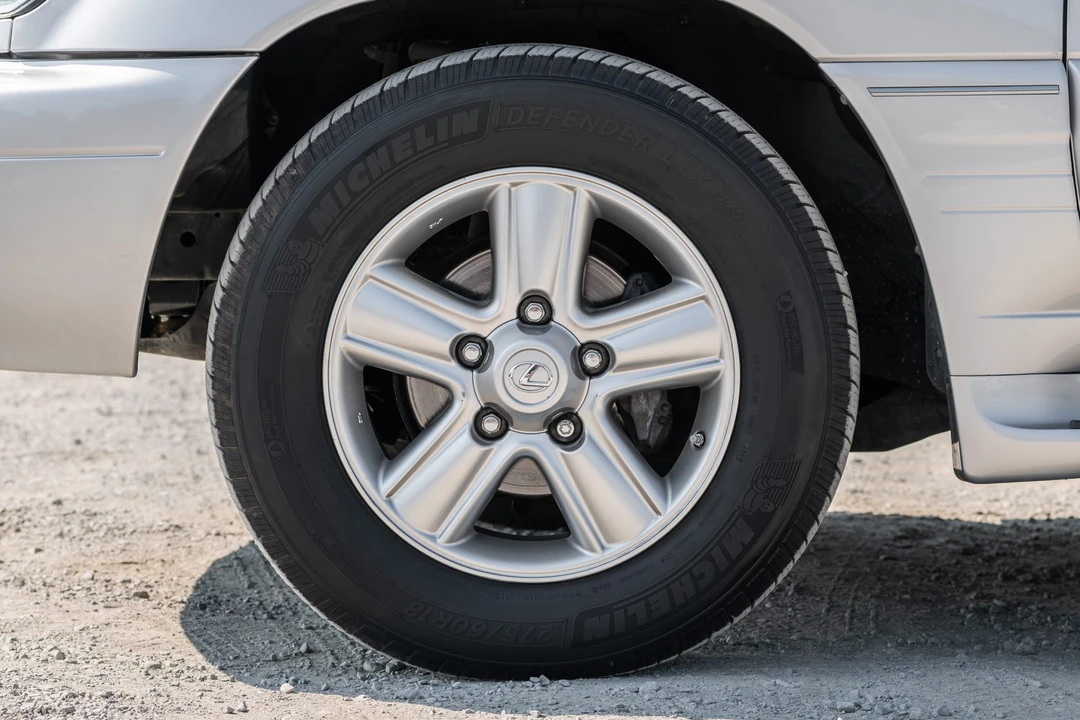 2006 Lexus LX 2nd Gen - Image 22 of 31