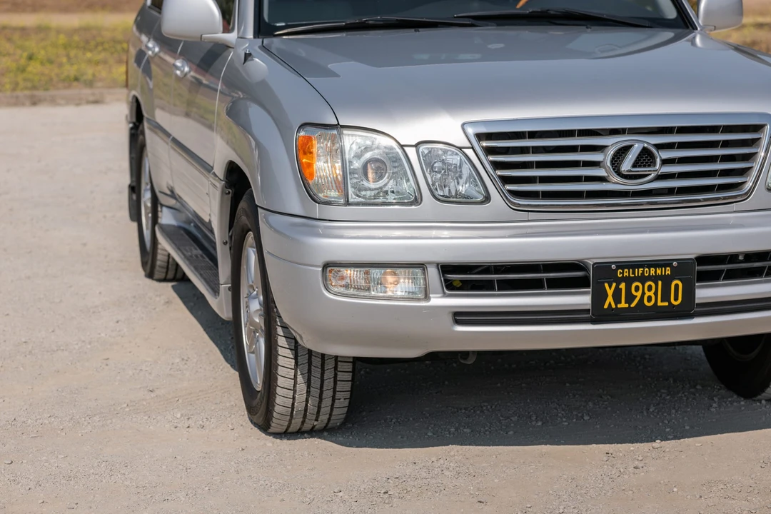 2006 Lexus LX 2nd Gen - Image 12 of 31