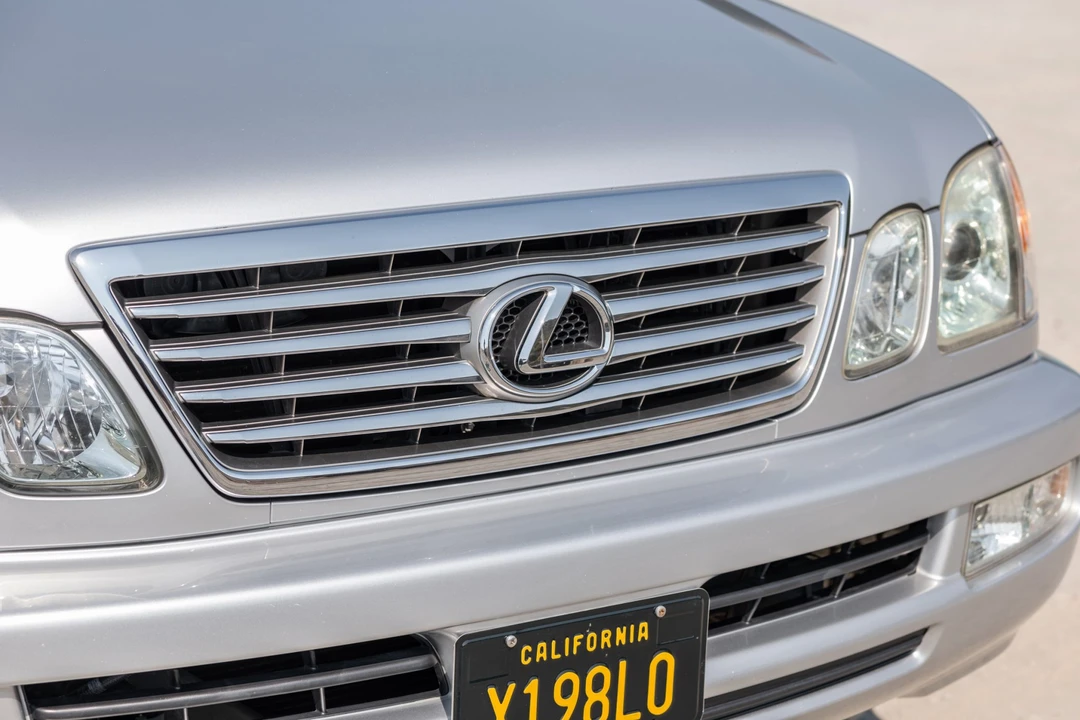 2006 Lexus LX 2nd Gen - Image 14 of 31