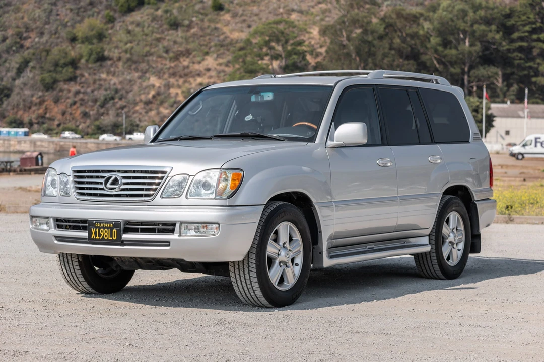 2006 Lexus LX 2nd Gen - Image 2 of 31