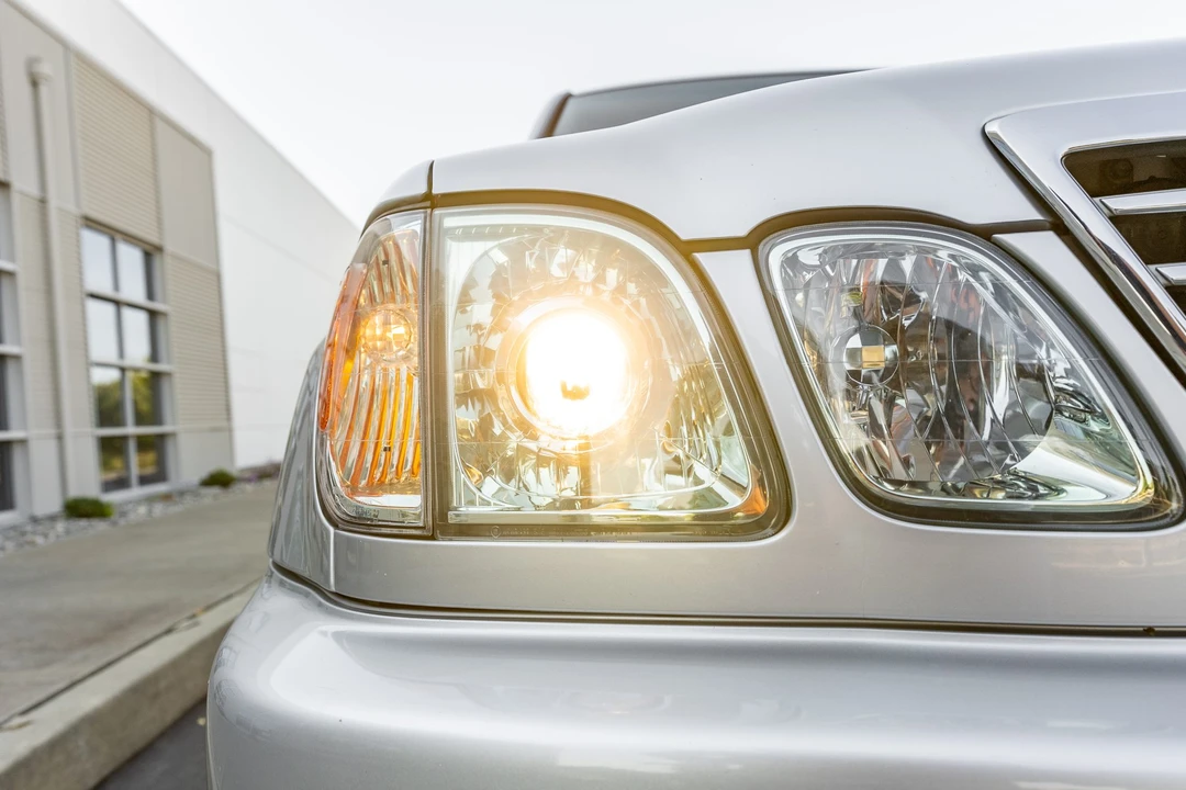 2006 Lexus LX 2nd Gen - Image 9 of 31