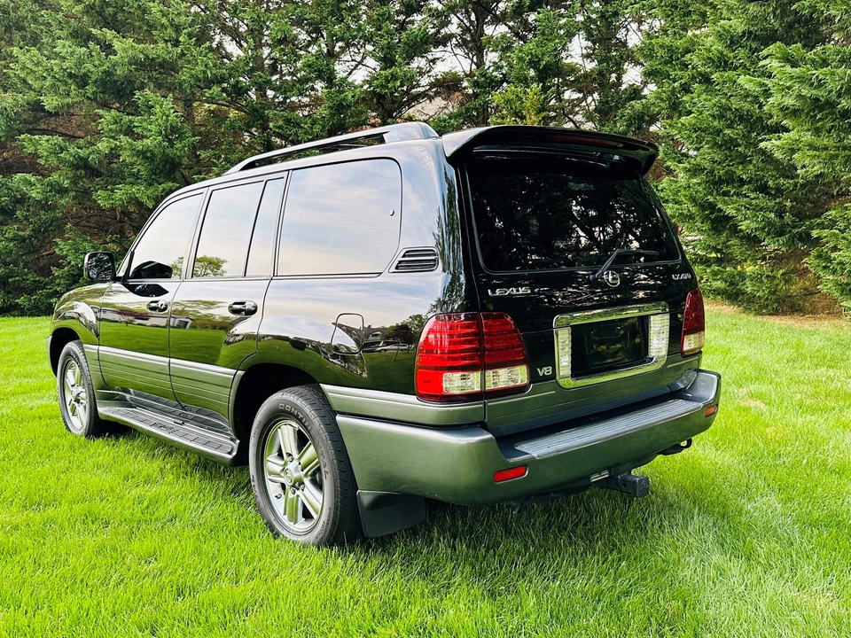 2006 Lexus LX 2nd Gen - Image 19 of 31
