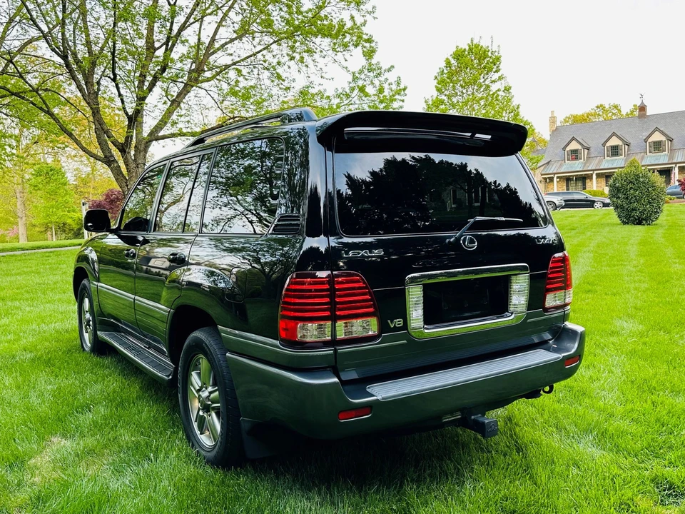 2006 Lexus LX 2nd Gen - Image 21 of 31