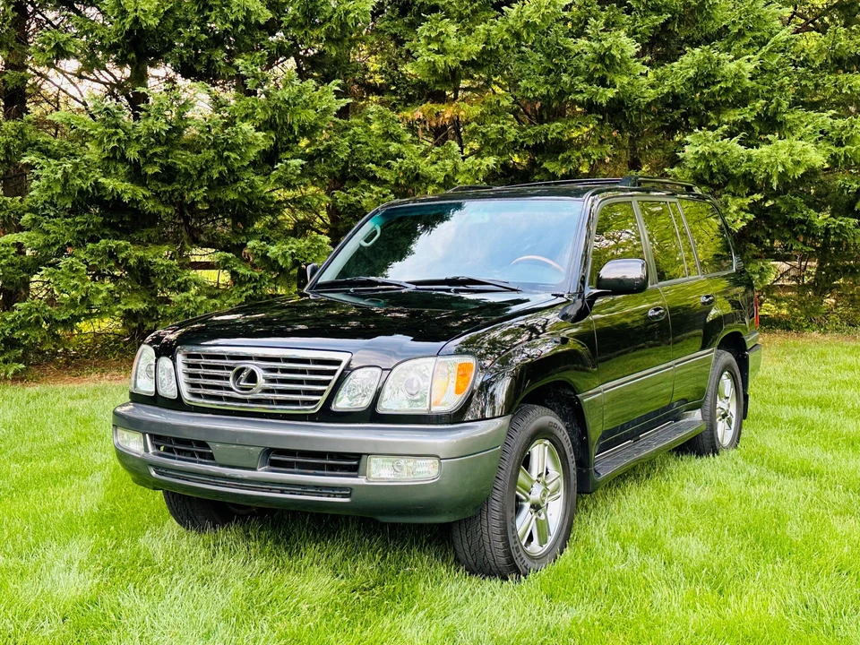 2006 Lexus LX 2nd Gen - Image 10 of 31