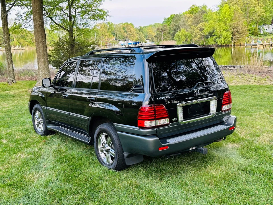 2006 Lexus LX 2nd Gen - Image 26 of 31