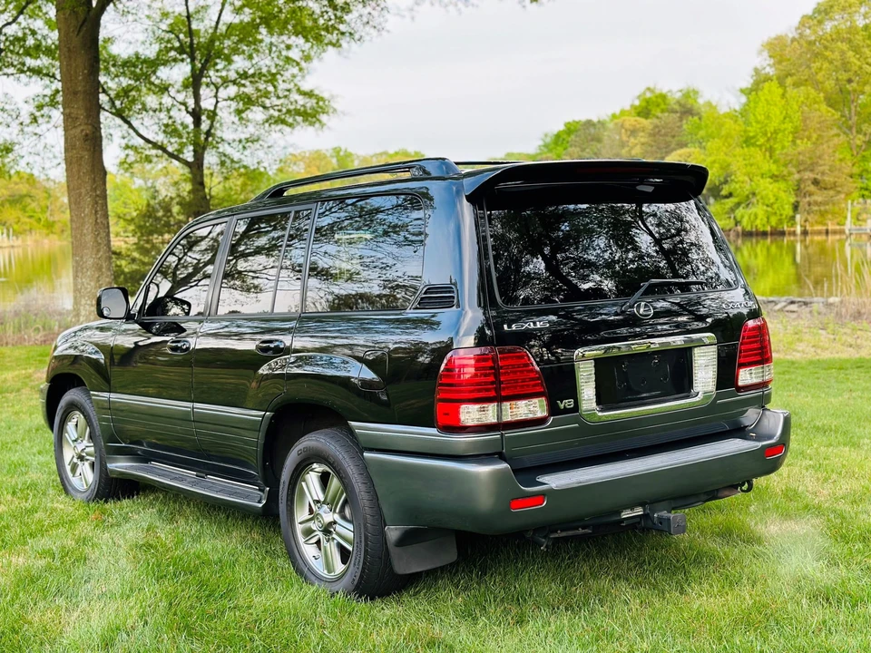 2006 Lexus LX 2nd Gen - Image 27 of 31
