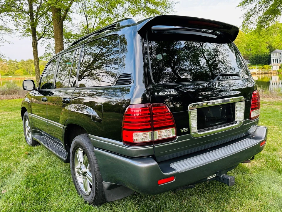 2006 Lexus LX 2nd Gen - Image 29 of 31