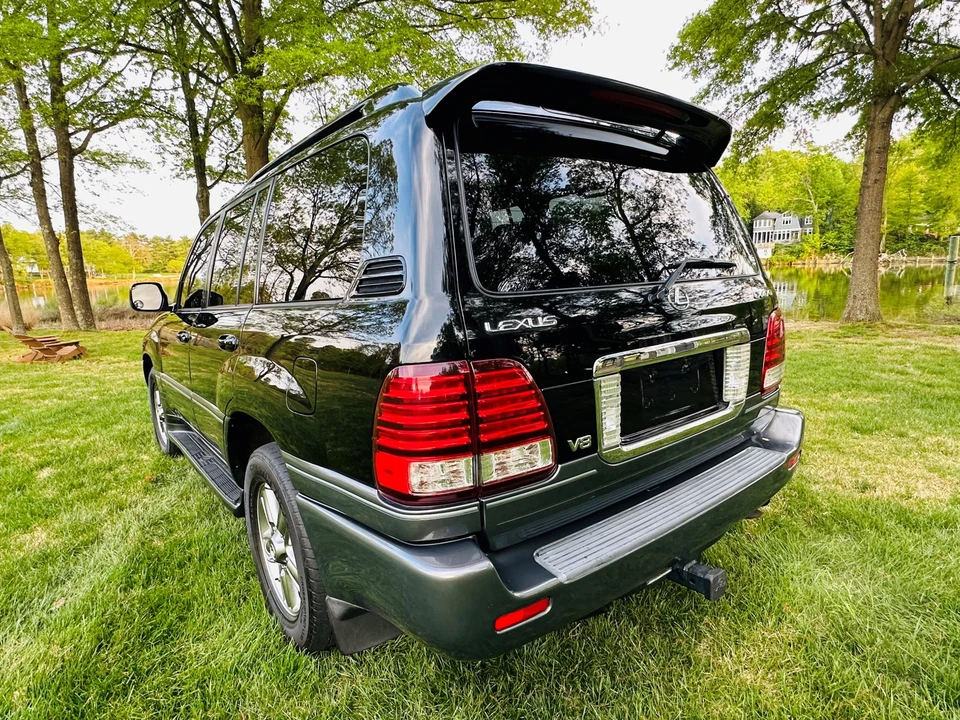 2006 Lexus LX 2nd Gen - Image 30 of 31