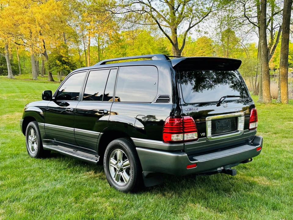 2006 Lexus LX 2nd Gen - Image 18 of 31