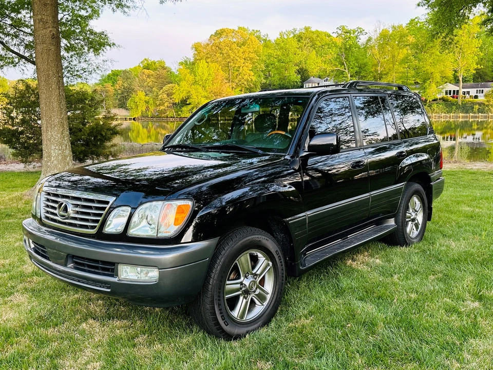 2006 Lexus LX 2nd Gen - Image 13 of 31
