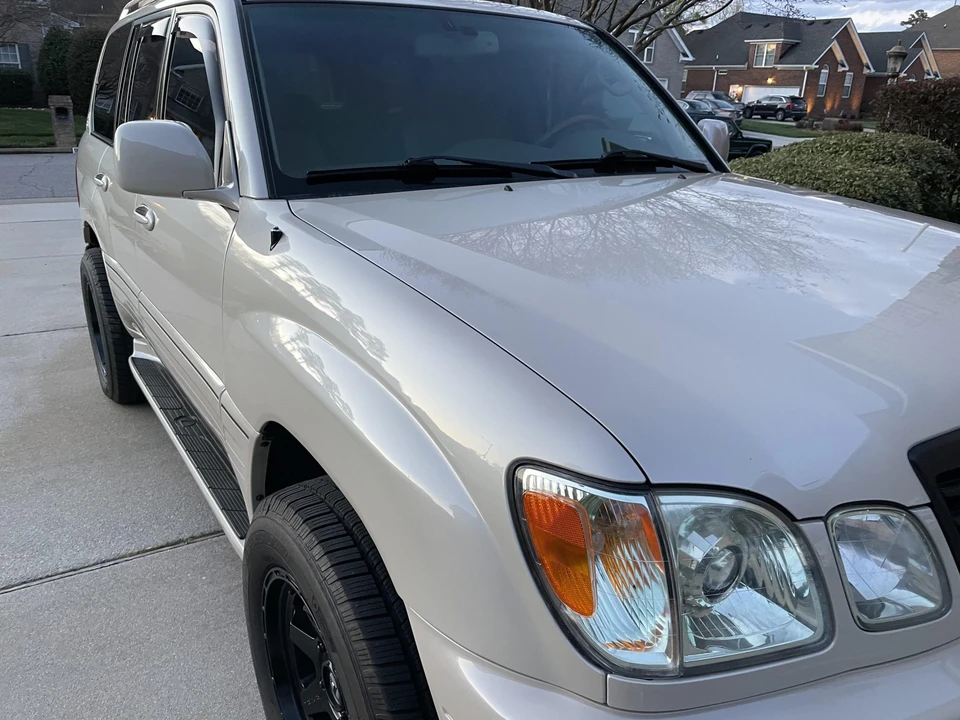 2006 Lexus LX 2nd Gen - Image 29 of 31