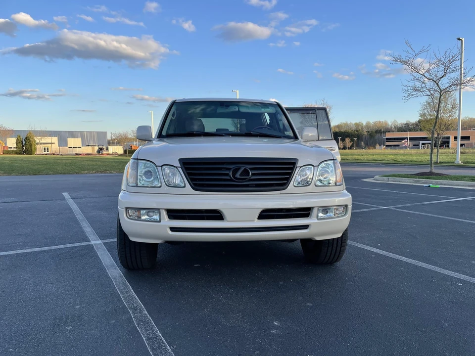 2006 Lexus LX 2nd Gen - Image 26 of 31