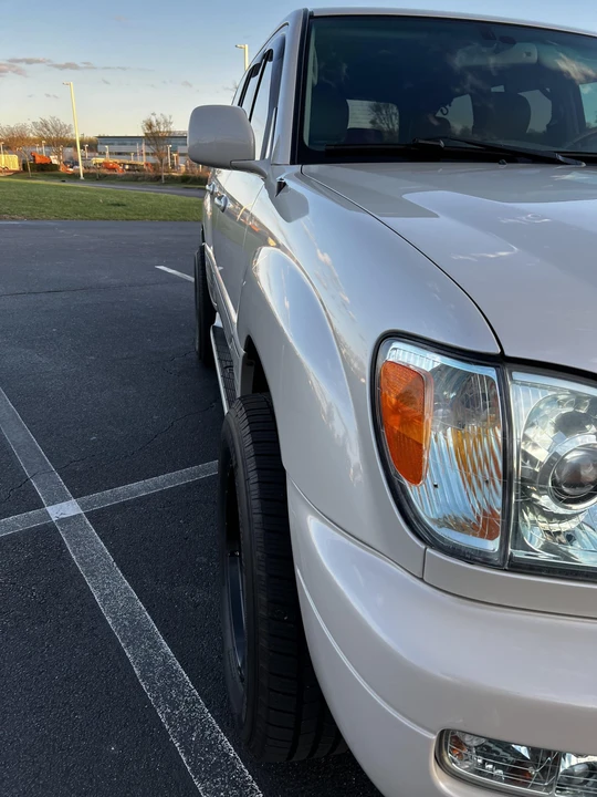 2006 Lexus LX 2nd Gen - Image 27 of 31