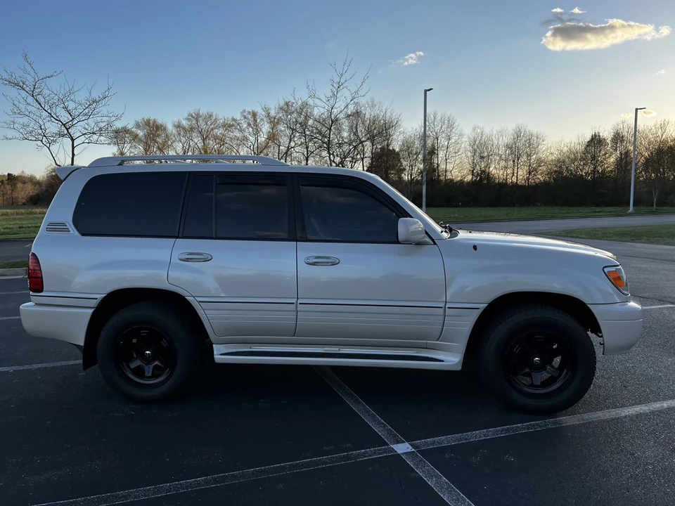 2006 Lexus LX 2nd Gen - Image 22 of 31
