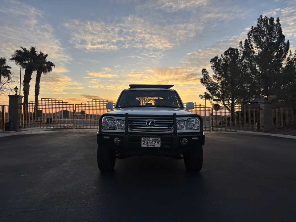 2006 Lexus LX 2nd Gen - Image 29 of 31