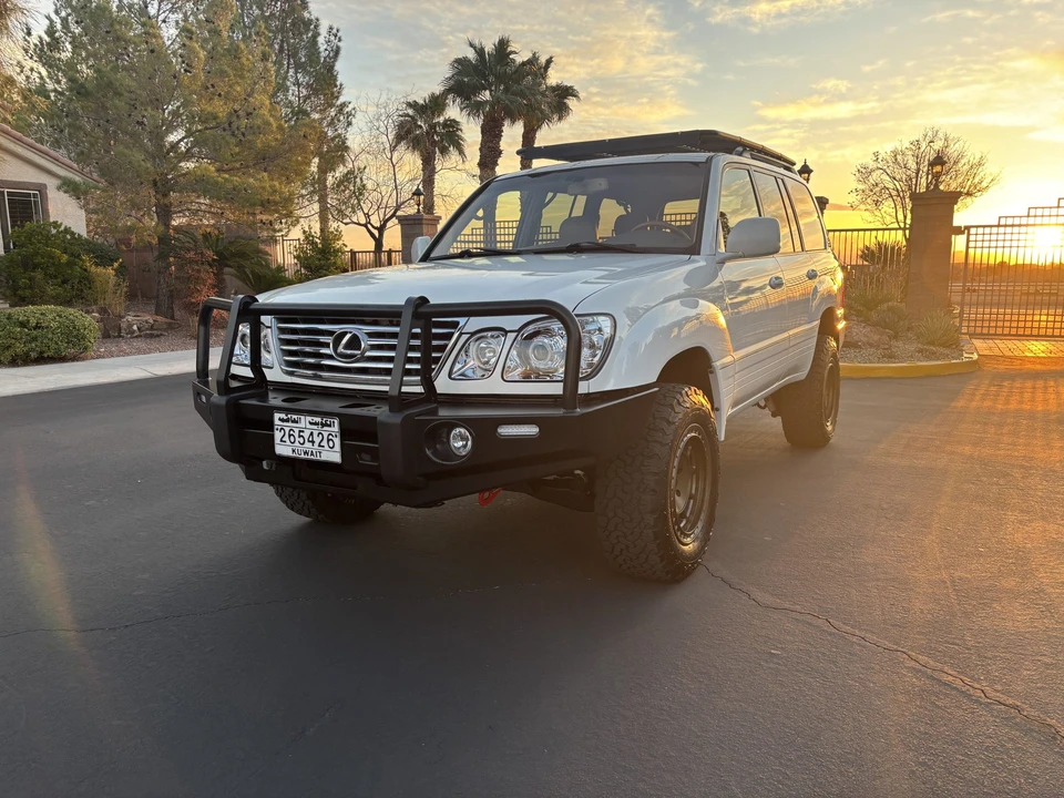 2006 Lexus LX 2nd Gen - Image 23 of 31