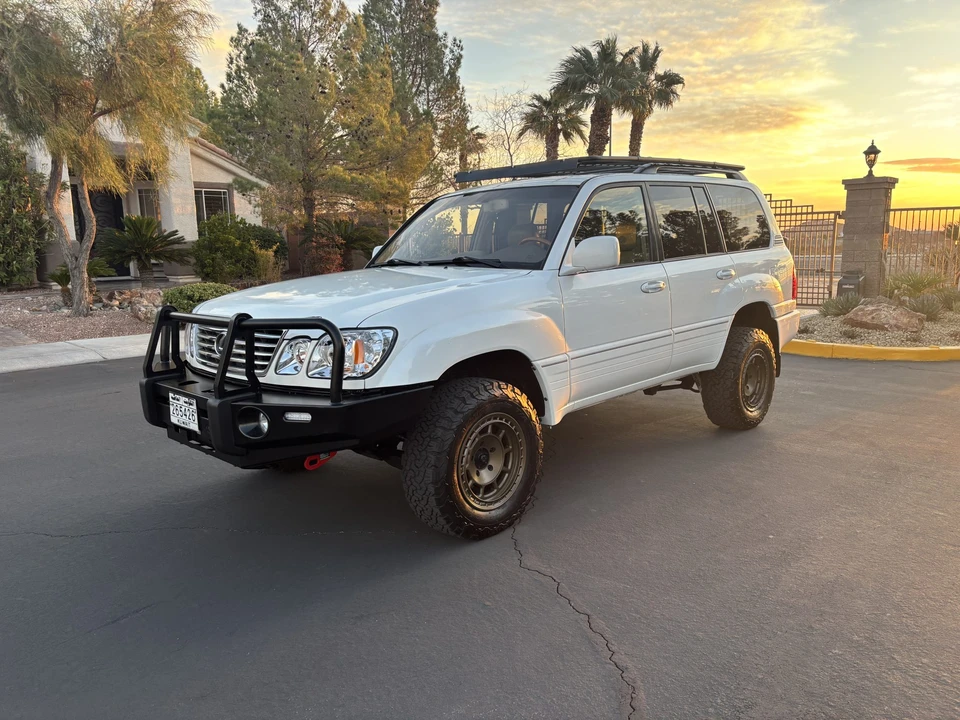 2006 Lexus LX 2nd Gen - Image 22 of 31