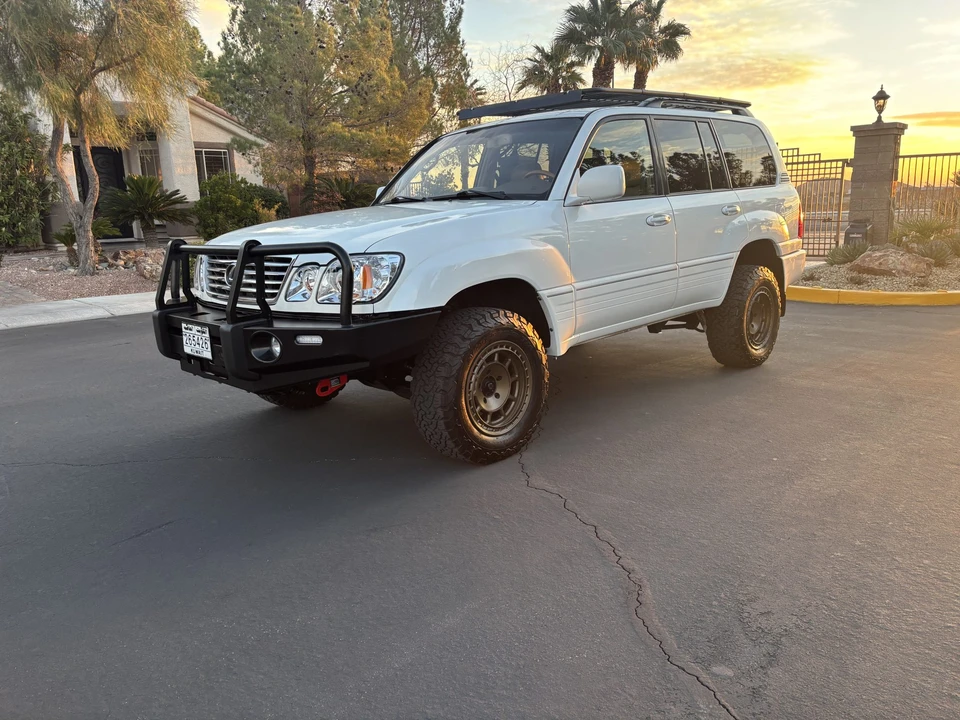 2006 Lexus LX 2nd Gen - Image 21 of 31