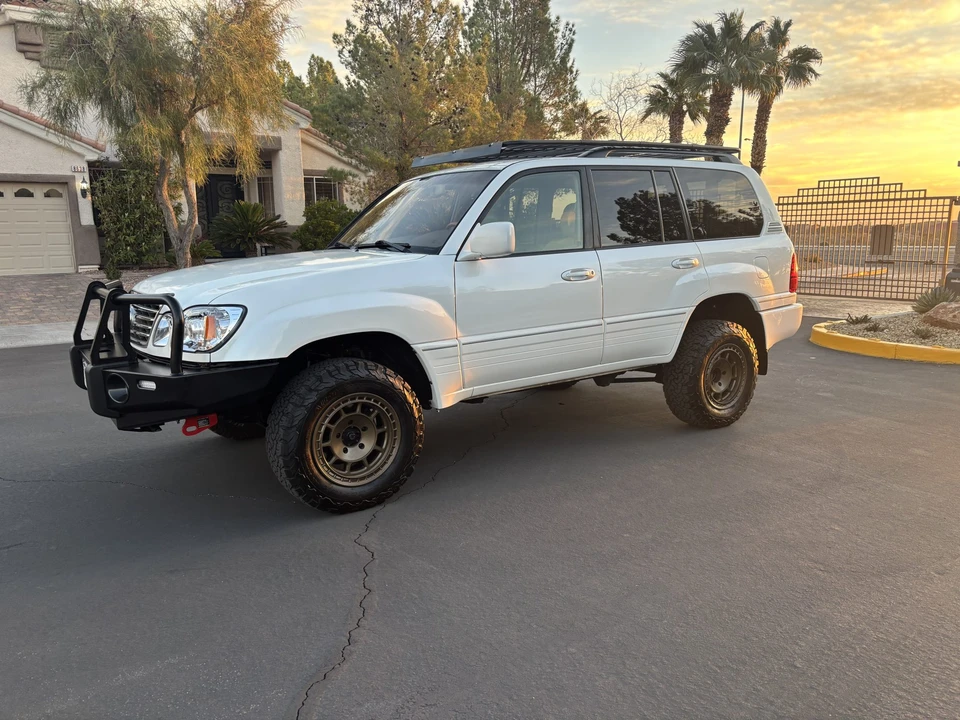 2006 Lexus LX 2nd Gen - Image 16 of 31